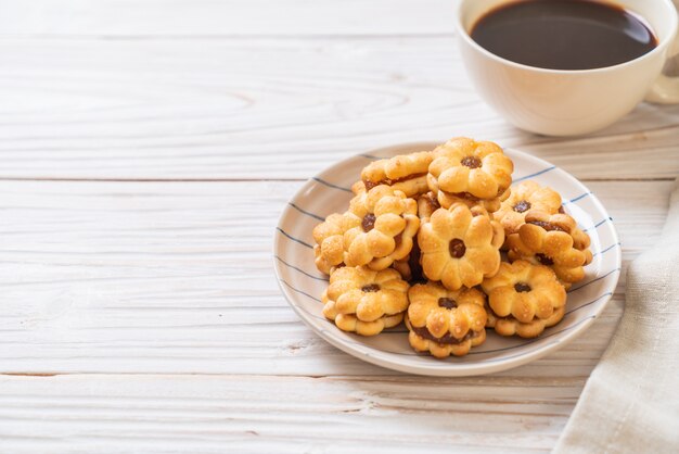 biscuit à la confiture d&#39;ananas