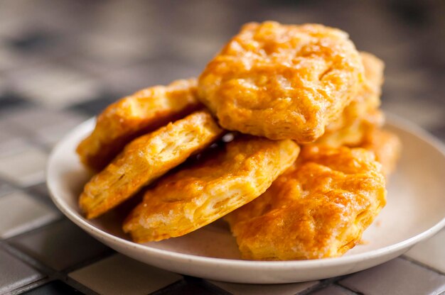 Biscuit croustillant à la texture pâte feuilletée tarte à l'érable