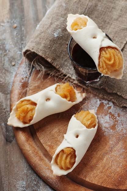 Biscuit italien traditionnel avec café