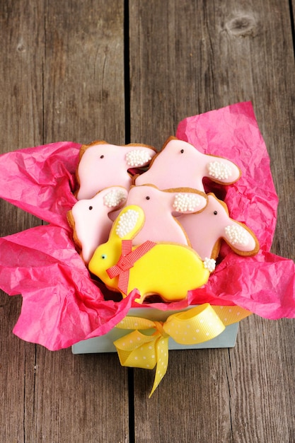 Biscuit de pain d'épice fait maison de Pâques