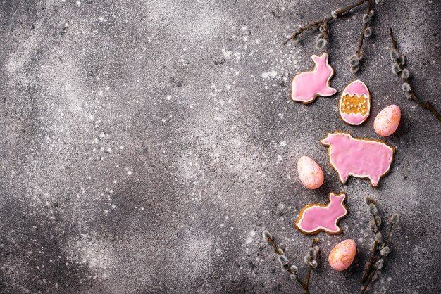 Biscuit de Pâques en forme de lapin et de mouton