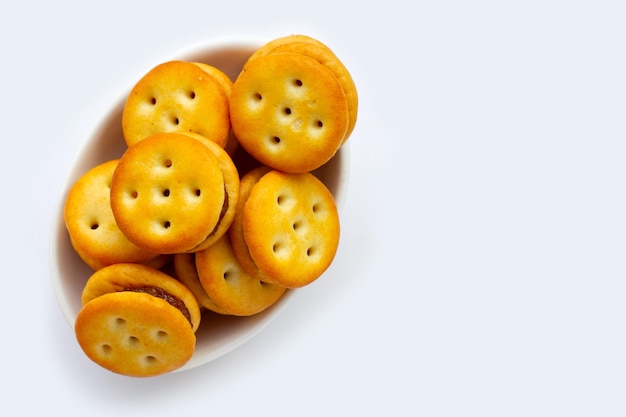 Biscuits à l'ananas isolé sur fond blanc