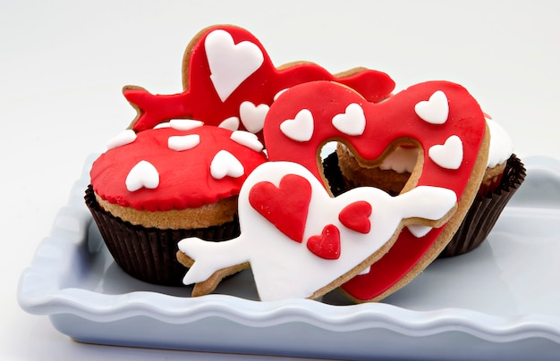 Biscuits au beurre décorés de fondant et cupcake, Saint Valentin