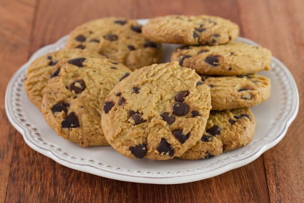 Biscuits au chocolat sur l&#39;assiette