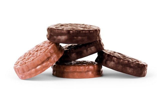 Biscuits au chocolat contre fond blanc