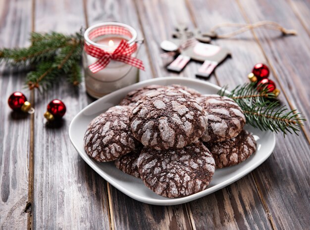 Biscuits au chocolat craquelés de Noël