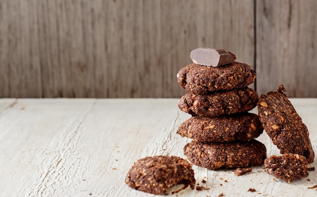 Biscuits au chocolat Keto avec farine d'amande et de noix de coco Atkins cétogène