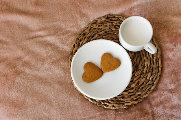 Biscuits au lait Petit-déjeuner festif le jour de la Saint-Valentin