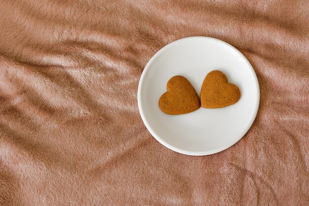 Biscuits au lait Petit-déjeuner festif le jour de la Saint-Valentin