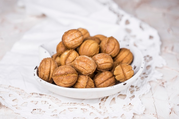 Biscuits aux noix avec lait concentré et noix