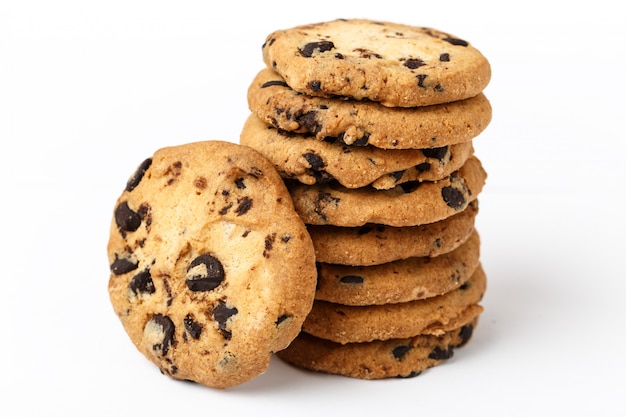 Biscuits aux pépites de chocolat isolés