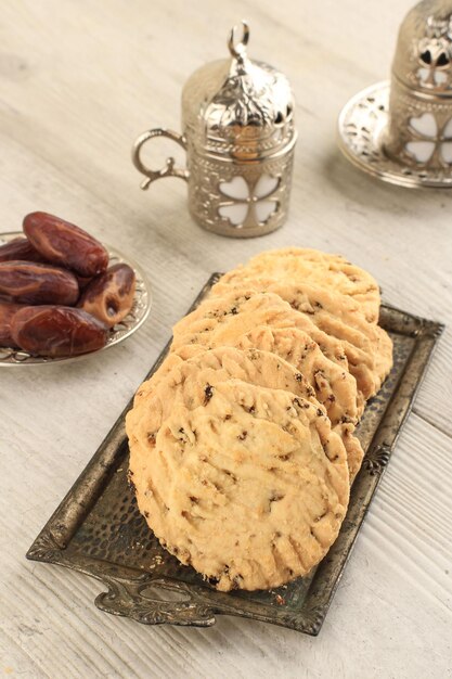 Biscuits à l'avoine faits maison aux dattes tendres Biscuits Kurma