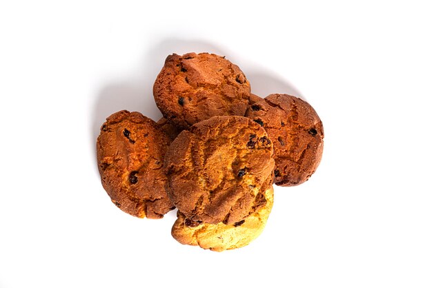 Biscuits à l'avoine faits maison isolés sur fond blanc. photo de haute qualité