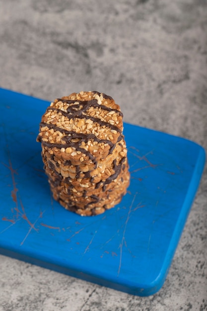 Biscuits à l'avoine avec graines et céréales. .