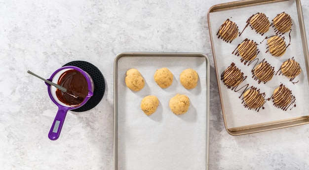 Biscuits à la banane avec un filet de chocolat