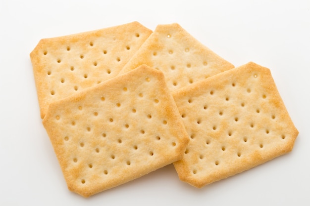 Biscuits biscuits savoureux sur l'isolé.