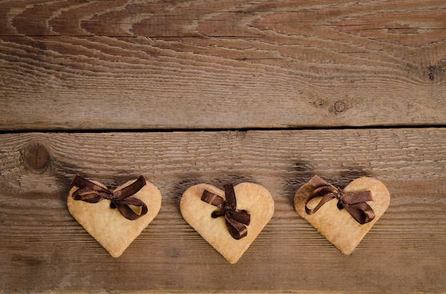 Biscuits coeur sur bois