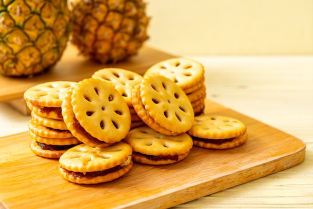 Biscuits à la confiture d'ananas