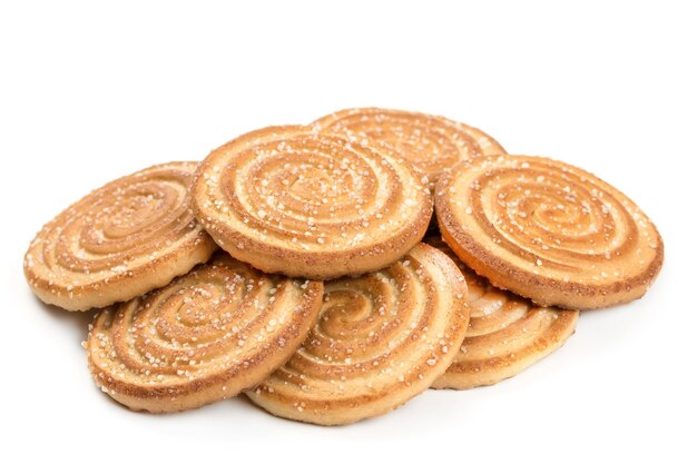 Biscuits croquants isolés sur fond blanc
