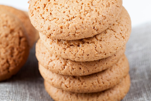 Biscuits durs cuits avec de la farine d'avoine et de la farine de blé