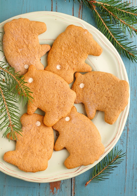 Biscuits faits maison (biscuits) sous forme de mouton et de miel