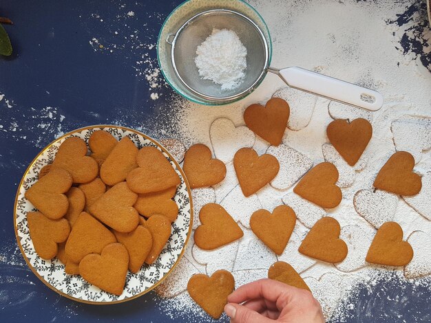 Photo biscuits faits maison en forme de cœur