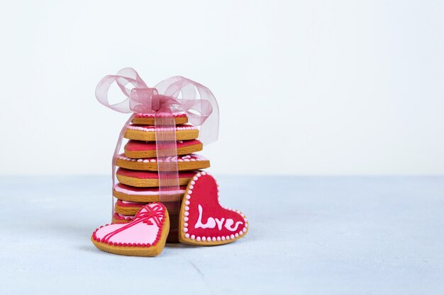 Biscuits en forme de coeur de la Saint-Valentin.