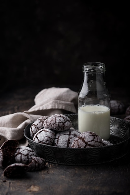 Biscuits froissés au chocolat avec craquelé