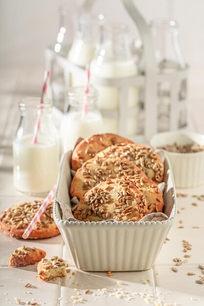 Des biscuits de graines de tournesol délicieux comme collation au petit déjeuner