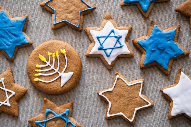 Biscuits de hanukkah traditionnels à plat