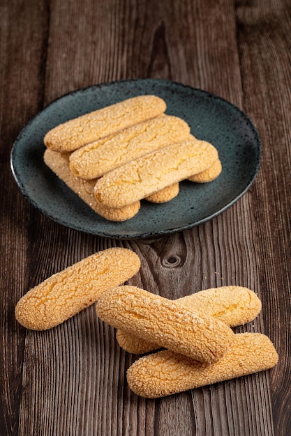 Biscuits Ladyfingers sur la table