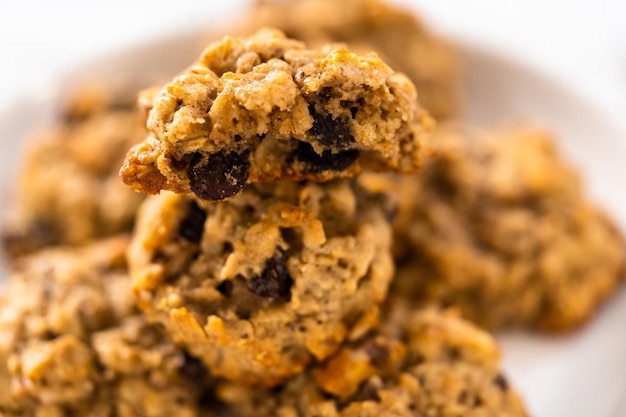 Biscuits moelleux à l'avoine, aux raisins et aux noix