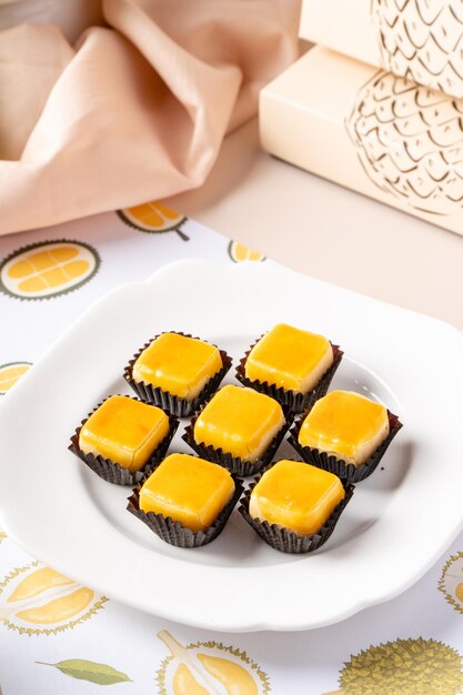 Les biscuits Nastar ou la tarte à l'ananas sont une petite pâtisserie fourrée ou garnie de confiture d'ananas