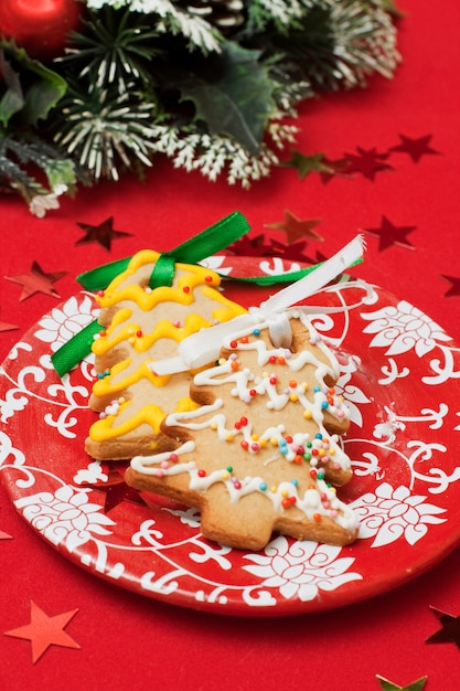 Biscuits de Noël sur assiette