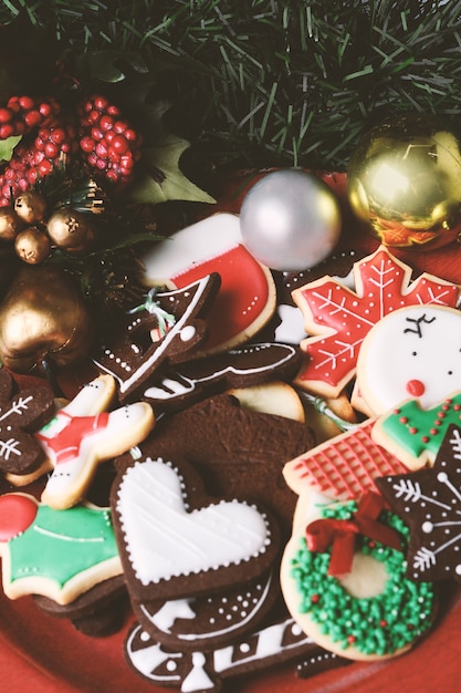 Biscuits de Noël avec décoration festive