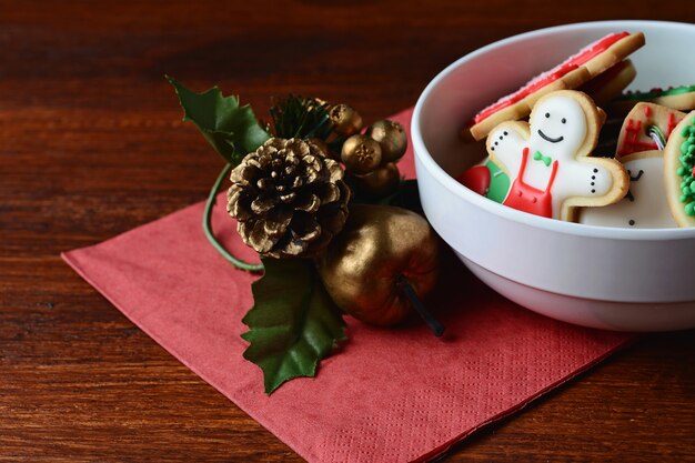 Biscuits de Noël avec décoration de fête