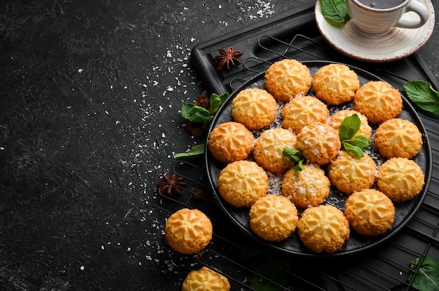 Biscuits à la noix de coco sucrés Bonbons Vue de dessus espace de copie gratuit