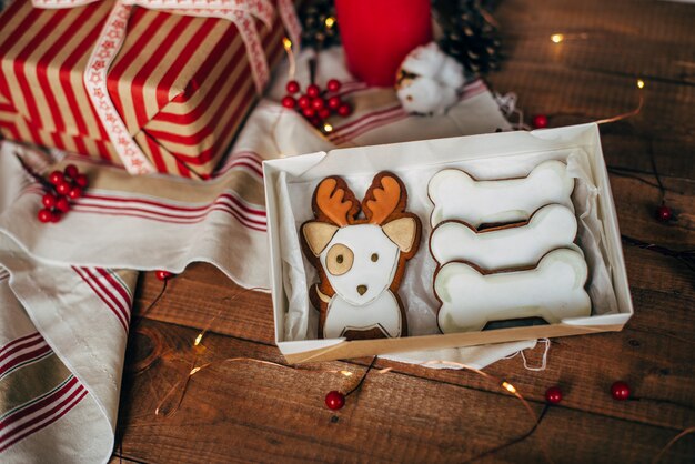 Biscuits De Pain D'épice Colorés De Noël