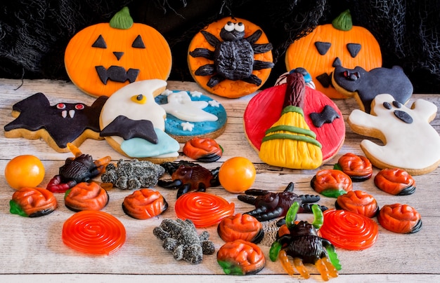 Biscuits de pain d'épice colorés pour halloween