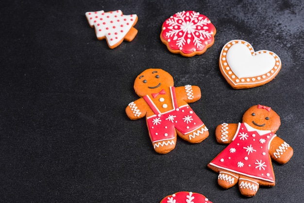 Biscuits de pain d'épice faits maison de Noël