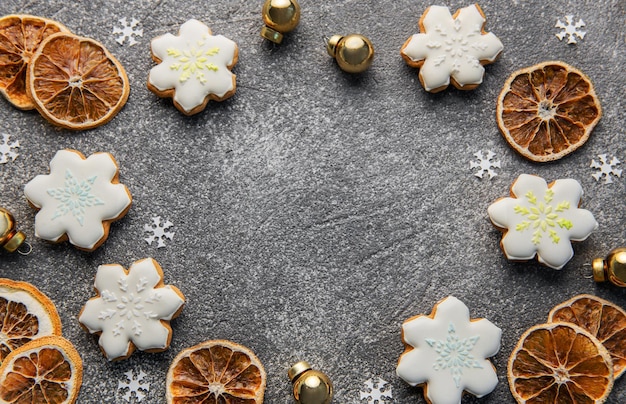 Photo biscuits de pain d'épice faits maison de noël