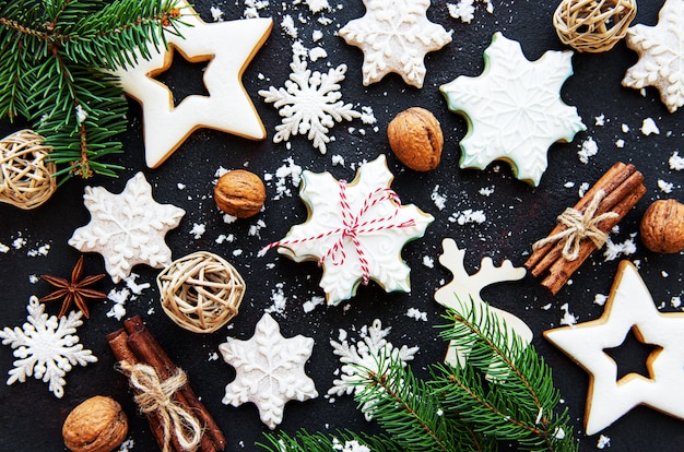 Biscuits de pain d'épice de Noël doré