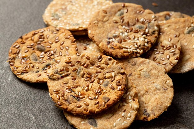 Biscuits sains sans gluten à base de farine de grains entiers et de lin convenant aux végétaliens