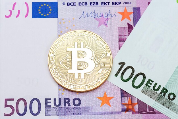 Bitcoin d'or sur le fond de l'euro