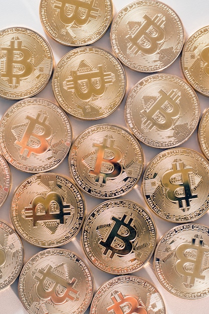 Bitcoins dorés brillants