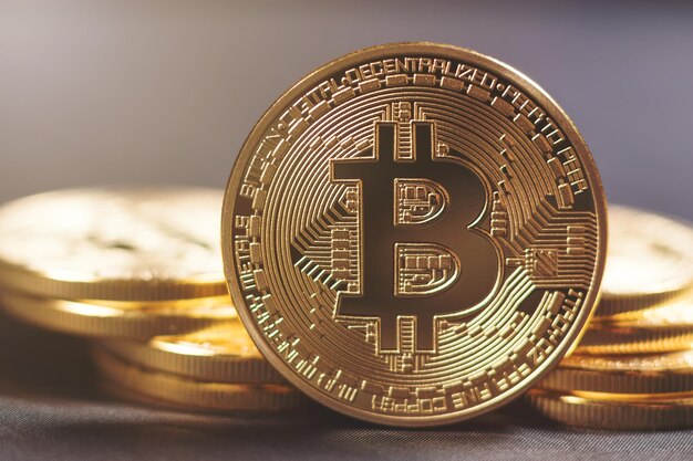 Bitcoins dorés. Nouvelle monnaie virtuelle.
