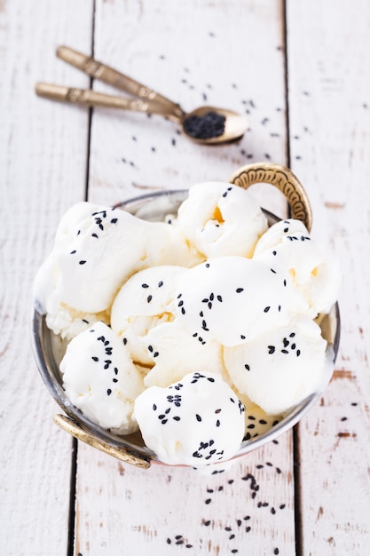 Blanc crème, boules de crème glacée