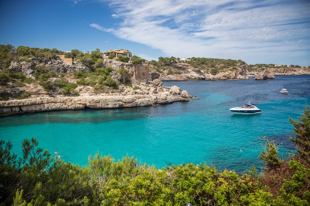 Blue Lagoon avec un bateau