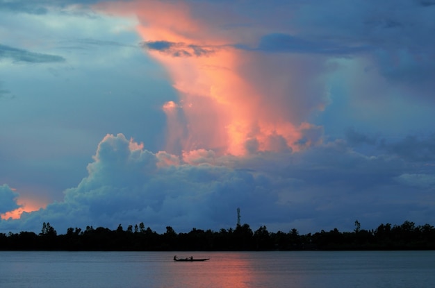 Boatman au coucher du soleil