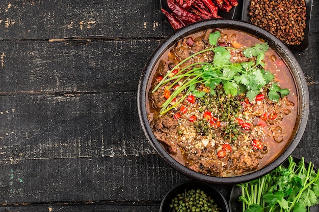 Boeuf bouilli avec cuisine chinoise du Sichuan